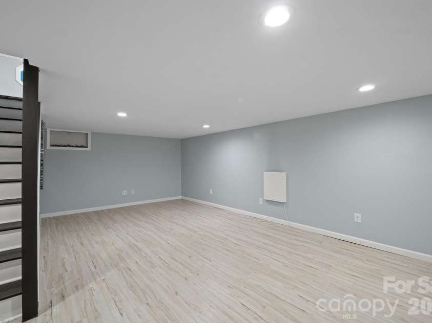115 Eastwood Park Drive, Lenoir, NC 28645.  MLS# CAR4425611, YatesRealty ID 51540. 