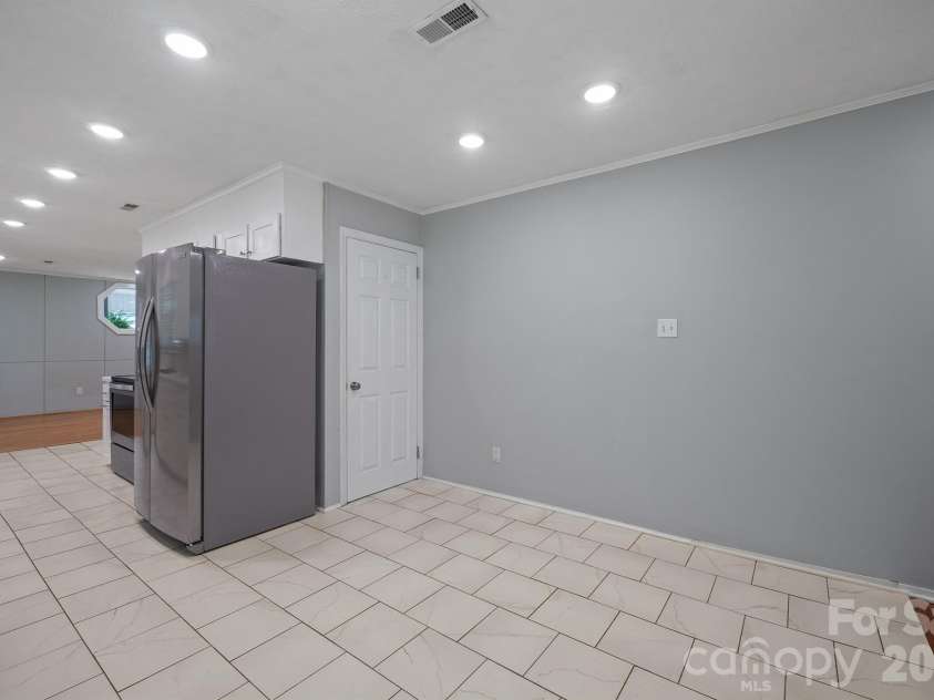 115 Eastwood Park Drive, Lenoir, NC 28645.  MLS# CAR4425611, YatesRealty ID 51540. 