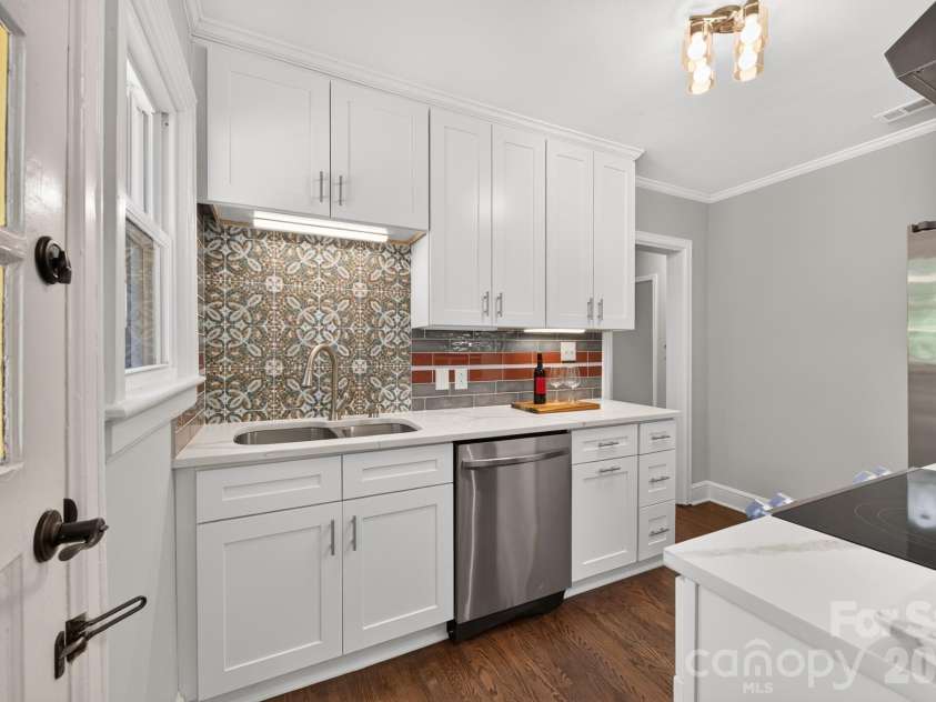2440 Greenland Avenue, Charlotte, NC 28208.  MLS# CAR4425851, YatesRealty ID 51542. 