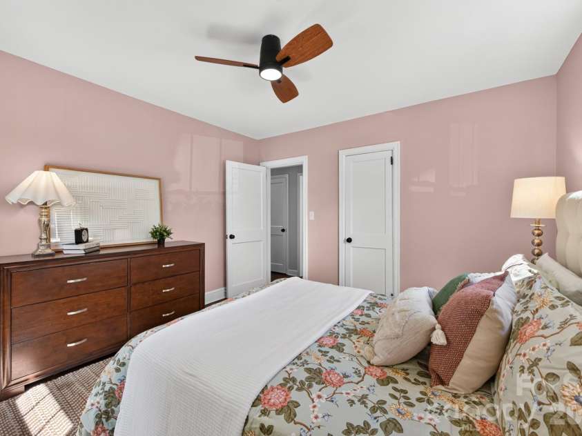 2440 Greenland Avenue, Charlotte, NC 28208.  MLS# CAR4425851, YatesRealty ID 51542. 