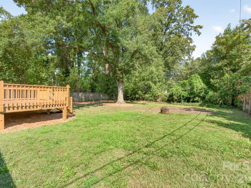 2440 Greenland Avenue, Charlotte, NC 28208.  MLS# CAR4425851, YatesRealty ID 51542. 