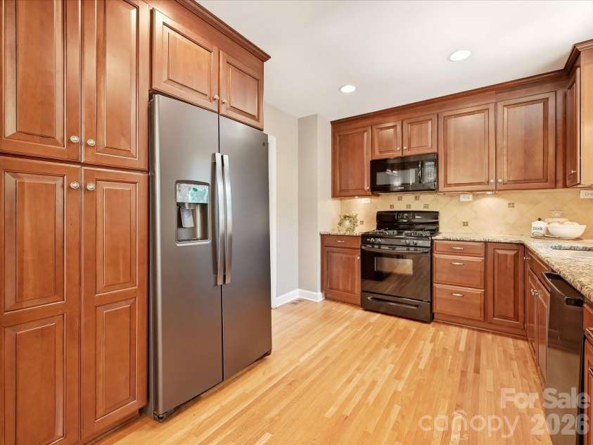 5936 Colchester Place, Charlotte, NC 28210.  MLS# CAR4425862, YatesRealty ID 51543. 