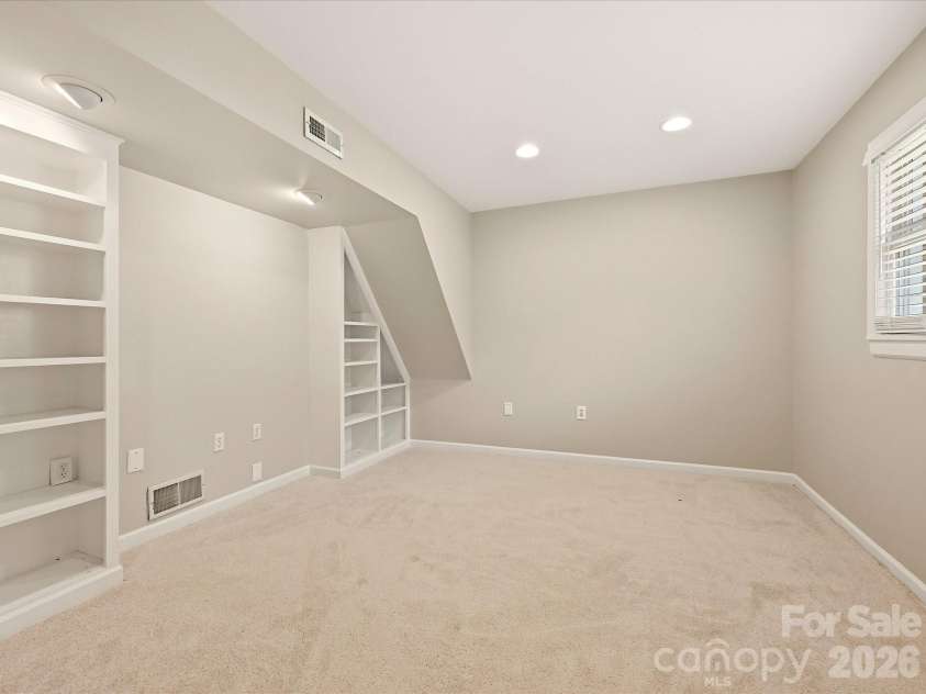 5936 Colchester Place, Charlotte, NC 28210.  MLS# CAR4425862, YatesRealty ID 51543. 