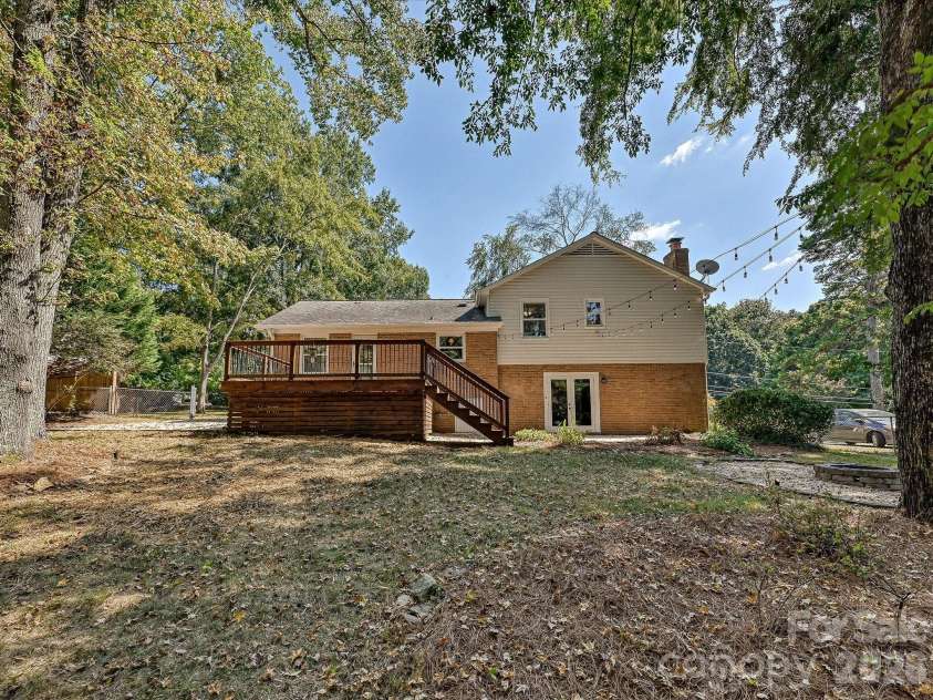 5936 Colchester Place, Charlotte, NC 28210.  MLS# CAR4425862, YatesRealty ID 51543. 