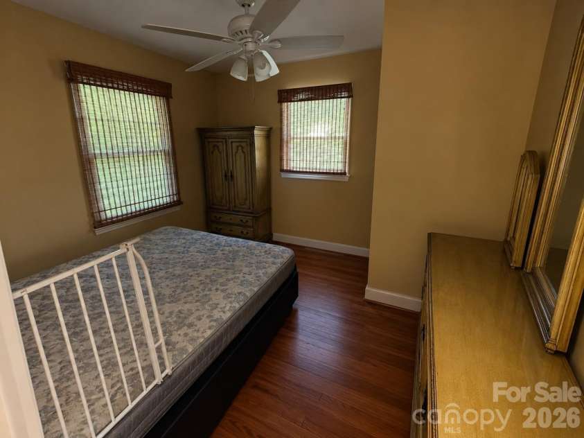 4711 Summit Avenue, Greensboro, NC 27405.  MLS# CAR4425186, YatesRealty ID 51545. Cozy Bedroom1
