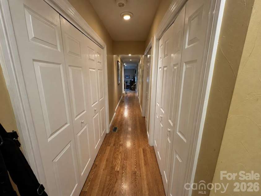4711 Summit Avenue, Greensboro, NC 27405.  MLS# CAR4425186, YatesRealty ID 51545. Hallway Perspective