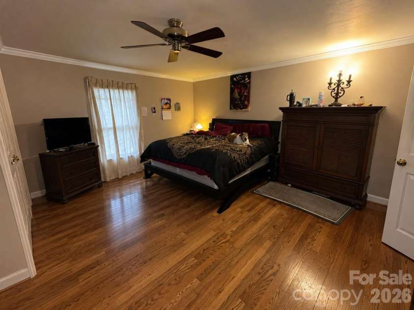 4711 Summit Avenue, Greensboro, NC 27405.  MLS# CAR4425186, YatesRealty ID 51545. Master Bedroom