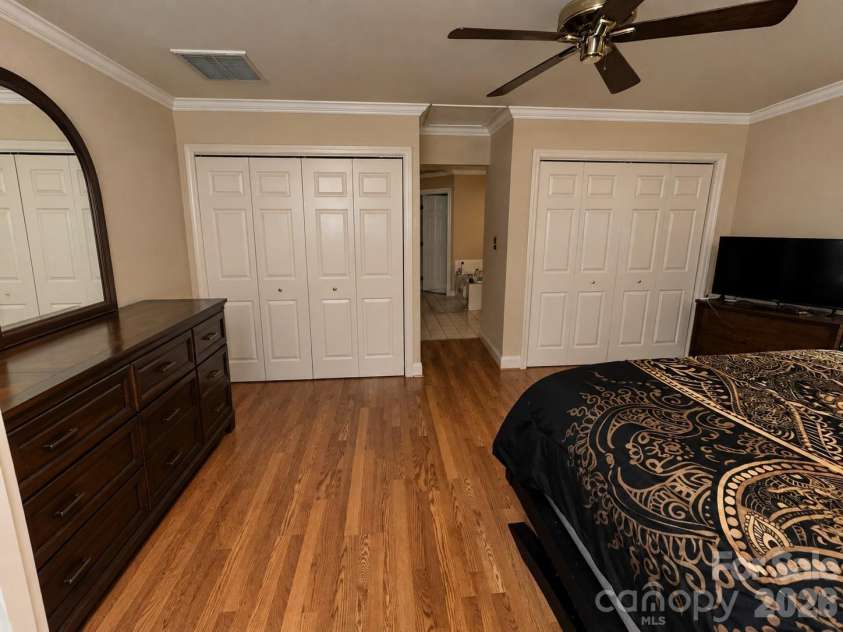 4711 Summit Avenue, Greensboro, NC 27405.  MLS# CAR4425186, YatesRealty ID 51545. Master Bedroom Interior