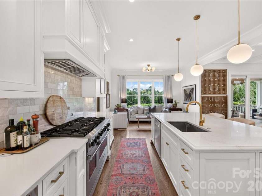 610 Lansdowne Road, Charlotte, NC 28270.  MLS# CAR4425224, YatesRealty ID 51548. 