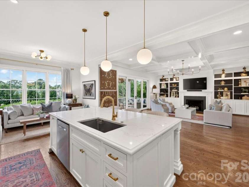 610 Lansdowne Road, Charlotte, NC 28270.  MLS# CAR4425224, YatesRealty ID 51548. 