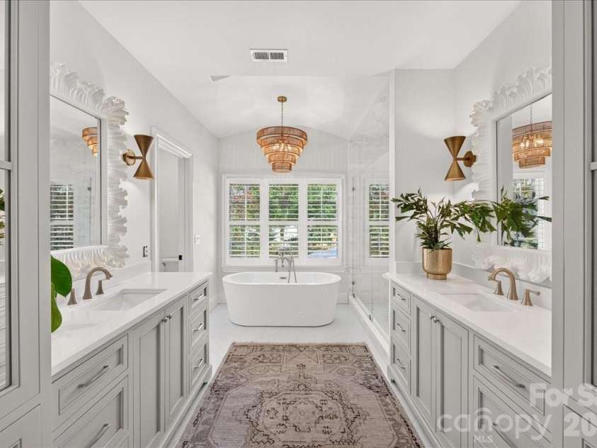 610 Lansdowne Road, Charlotte, NC 28270.  MLS# CAR4425224, YatesRealty ID 51548. 