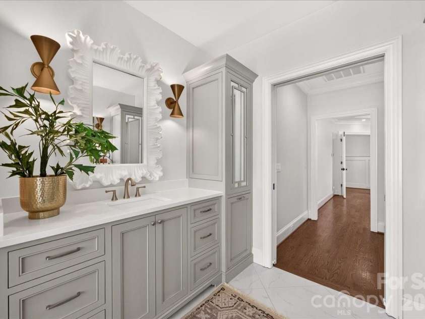 610 Lansdowne Road, Charlotte, NC 28270.  MLS# CAR4425224, YatesRealty ID 51548. 