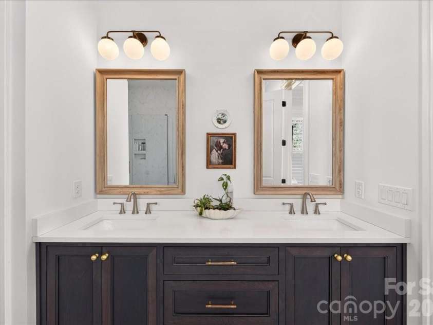 610 Lansdowne Road, Charlotte, NC 28270.  MLS# CAR4425224, YatesRealty ID 51548. 