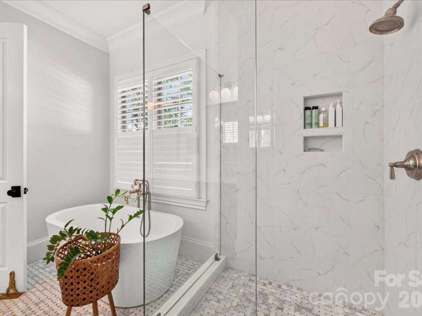 610 Lansdowne Road, Charlotte, NC 28270.  MLS# CAR4425224, YatesRealty ID 51548. 