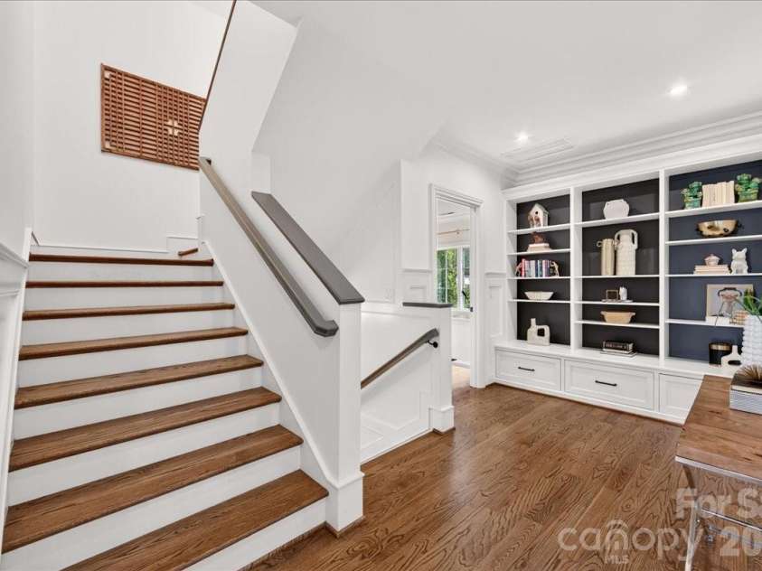 610 Lansdowne Road, Charlotte, NC 28270.  MLS# CAR4425224, YatesRealty ID 51548. 