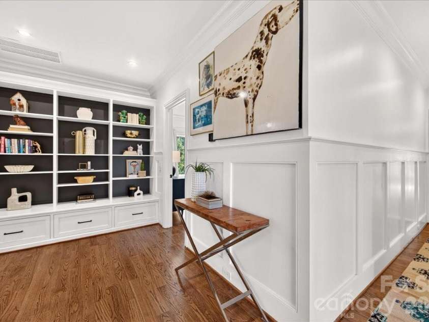 610 Lansdowne Road, Charlotte, NC 28270.  MLS# CAR4425224, YatesRealty ID 51548. 
