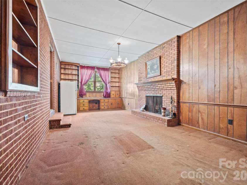 610 Union Cemetery Road, Concord, NC 28027.  MLS# CAR4425181, YatesRealty ID 51549. Family Room