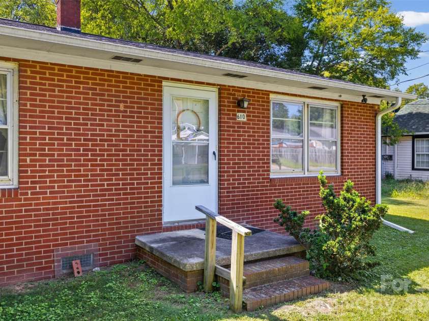 610 Union Cemetery Road, Concord, NC 28027.  MLS# CAR4425181, YatesRealty ID 51549. Front Porch