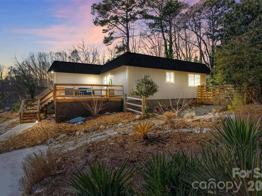 16137 Tana Tea Circle, Tega Cay, SC 29708.  MLS# CAR4339787, YatesRealty ID 5155. 