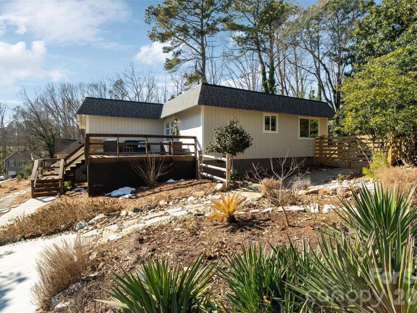 16137 Tana Tea Circle, Tega Cay, SC 29708.  MLS# CAR4339787, YatesRealty ID 5155. 