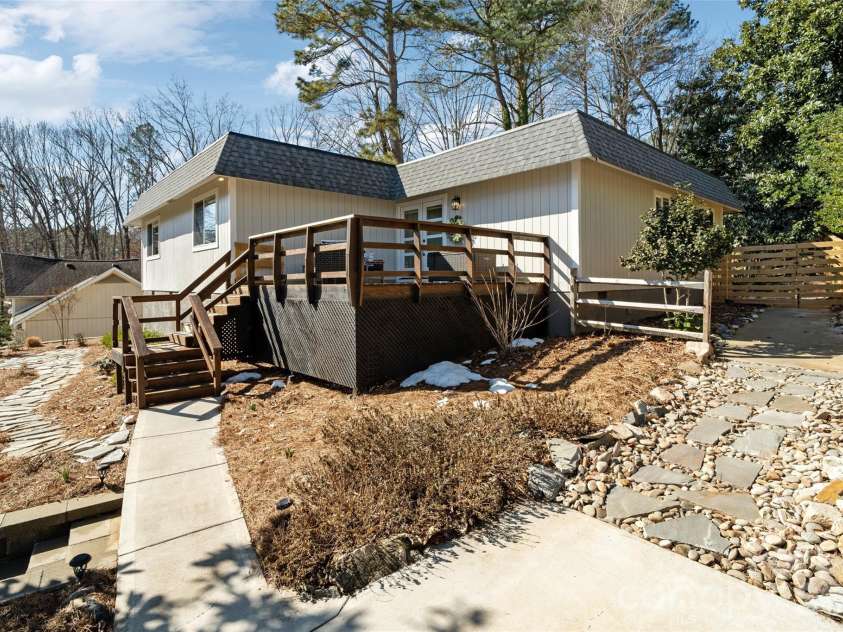 16137 Tana Tea Circle, Tega Cay, SC 29708.  MLS# CAR4339787, YatesRealty ID 5155. 