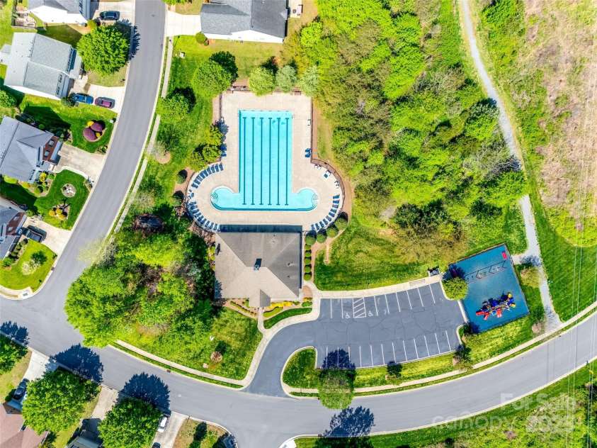 3725 Catawba Creek Drive, Gastonia, NC 28056.  MLS# CAR4240950, YatesRealty ID 5155. Catawba Hills Community complex