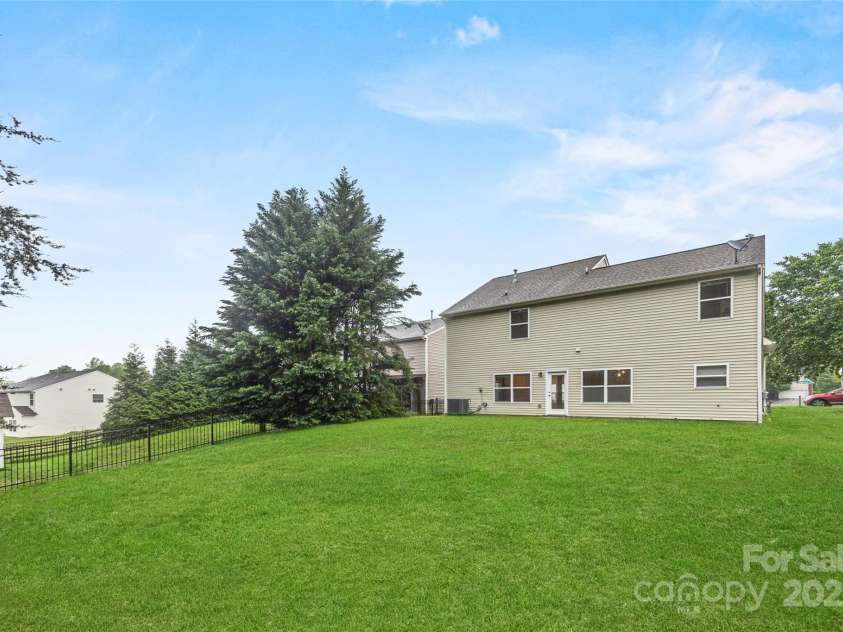 3725 Catawba Creek Drive, Gastonia, NC 28056.  MLS# CAR4240950, YatesRealty ID 5155. Expansive backyard