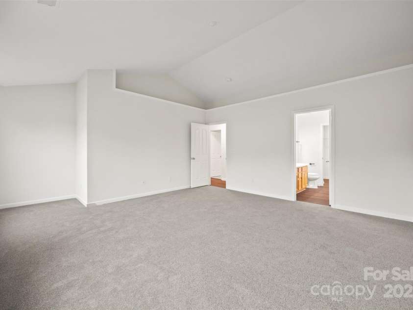 3725 Catawba Creek Drive, Gastonia, NC 28056.  MLS# CAR4240950, YatesRealty ID 5155. Extra reading nook area in the primary suite.