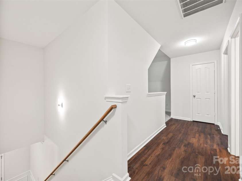 3725 Catawba Creek Drive, Gastonia, NC 28056.  MLS# CAR4240950, YatesRealty ID 5155. Fresh paint and new lighting throughout.