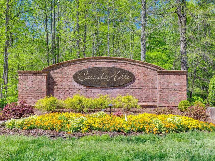 3725 Catawba Creek Drive, Gastonia, NC 28056.  MLS# CAR4240950, YatesRealty ID 5155. Located in the desirable Catawba Hills neighborhood