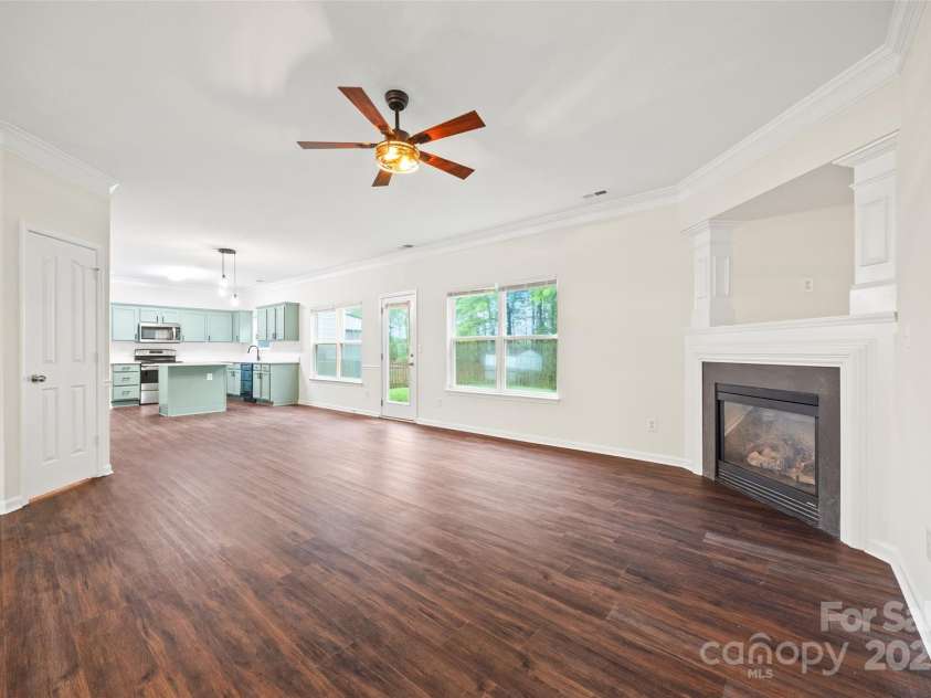 3725 Catawba Creek Drive, Gastonia, NC 28056.  MLS# CAR4240950, YatesRealty ID 5155. Open floor plan.