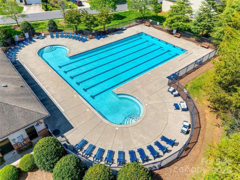 3725 Catawba Creek Drive, Gastonia, NC 28056.  MLS# CAR4240950, YatesRealty ID 5155. Perfect place to spend the summer