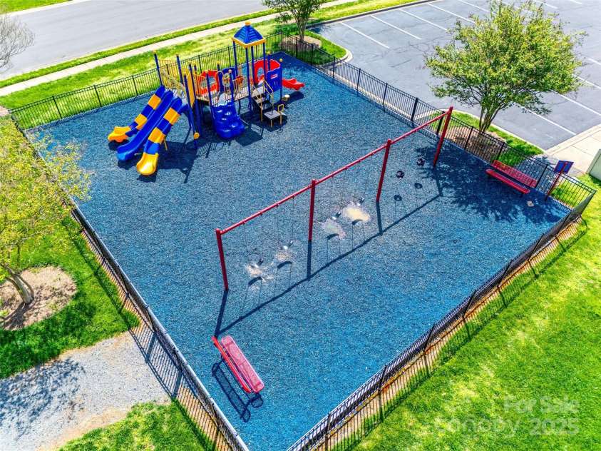 3725 Catawba Creek Drive, Gastonia, NC 28056.  MLS# CAR4240950, YatesRealty ID 5155. Year round fun!