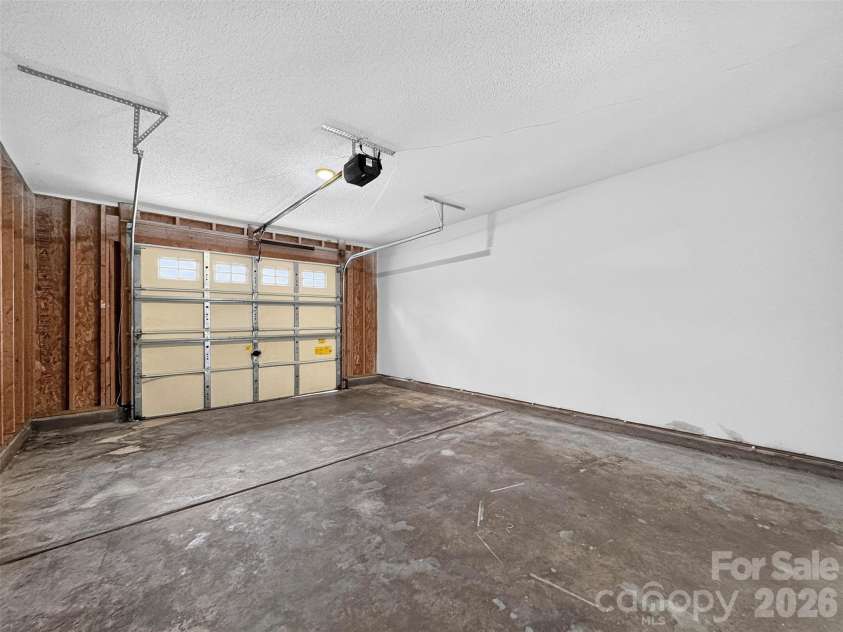 3024 Westwinds Court, Charlotte, NC 28214.  MLS# CAR4425164, YatesRealty ID 51550. 1-car garage