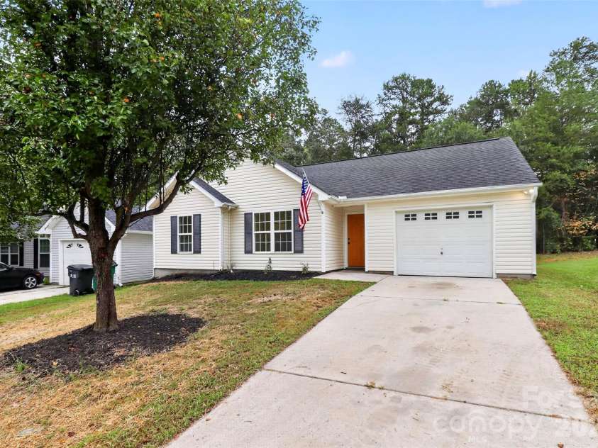 3024 Westwinds Court, Charlotte, NC 28214.  MLS# CAR4425164, YatesRealty ID 51550. 