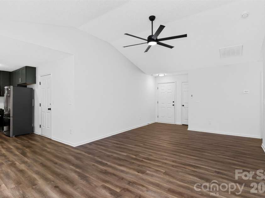 3024 Westwinds Court, Charlotte, NC 28214.  MLS# CAR4425164, YatesRealty ID 51550. 