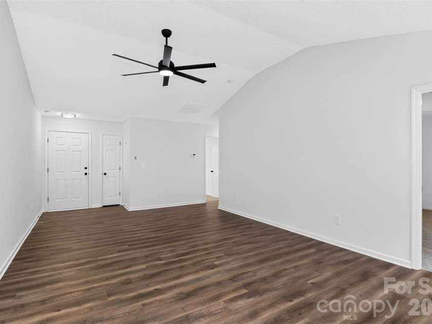 3024 Westwinds Court, Charlotte, NC 28214.  MLS# CAR4425164, YatesRealty ID 51550. 