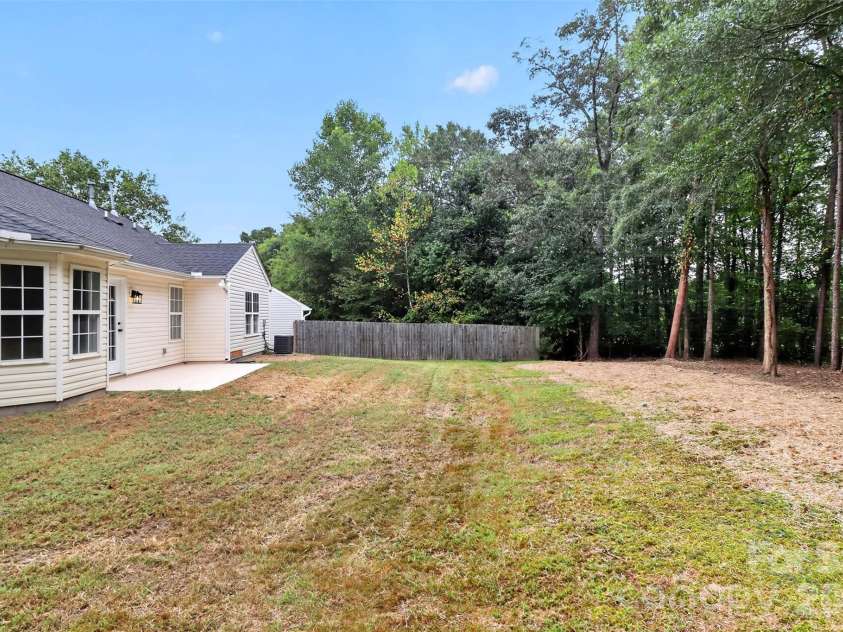 3024 Westwinds Court, Charlotte, NC 28214.  MLS# CAR4425164, YatesRealty ID 51550. 