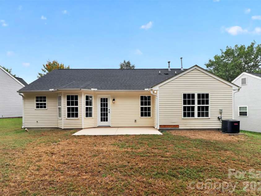 3024 Westwinds Court, Charlotte, NC 28214.  MLS# CAR4425164, YatesRealty ID 51550. 