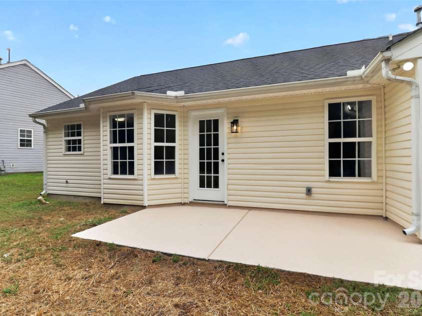 3024 Westwinds Court, Charlotte, NC 28214.  MLS# CAR4425164, YatesRealty ID 51550. 