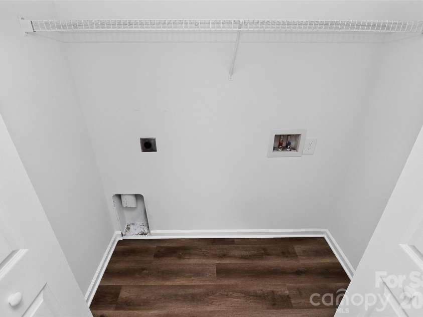 3024 Westwinds Court, Charlotte, NC 28214.  MLS# CAR4425164, YatesRealty ID 51550. Laundry
