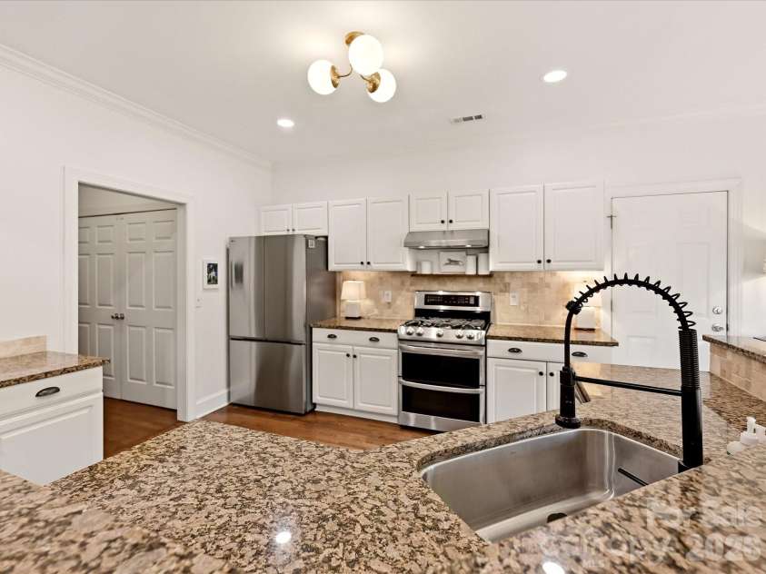 809 Celbridge Court, Charlotte, NC 28270.  MLS# CAR4425395, YatesRealty ID 51551. 