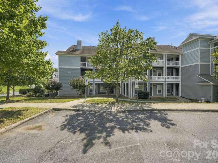 18742 Nautical Drive, Cornelius, NC 28031.  MLS# CAR4425581, YatesRealty ID 51553. 