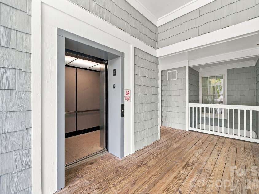 18742 Nautical Drive, Cornelius, NC 28031.  MLS# CAR4425581, YatesRealty ID 51553. 