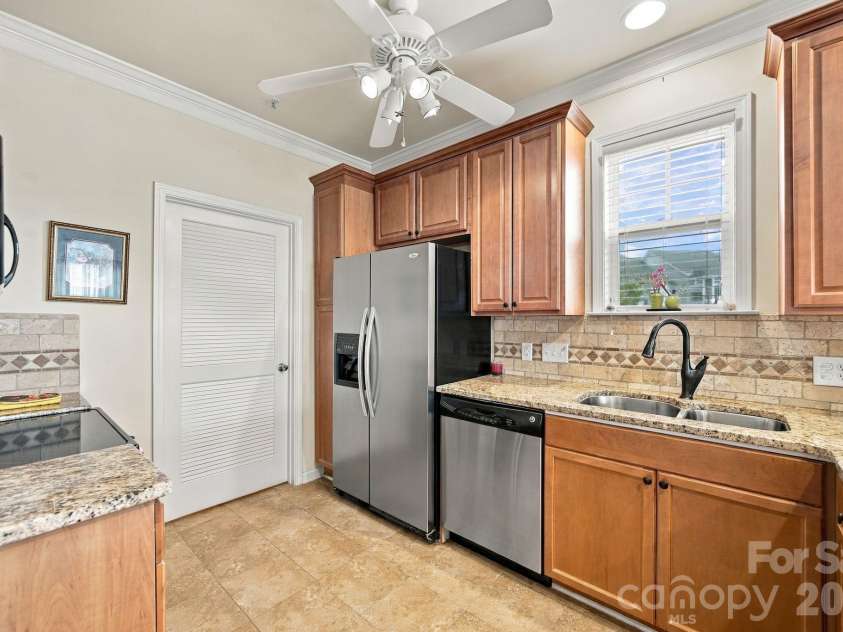 18742 Nautical Drive, Cornelius, NC 28031.  MLS# CAR4425581, YatesRealty ID 51553. 
