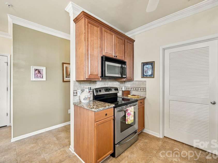 18742 Nautical Drive, Cornelius, NC 28031.  MLS# CAR4425581, YatesRealty ID 51553. 