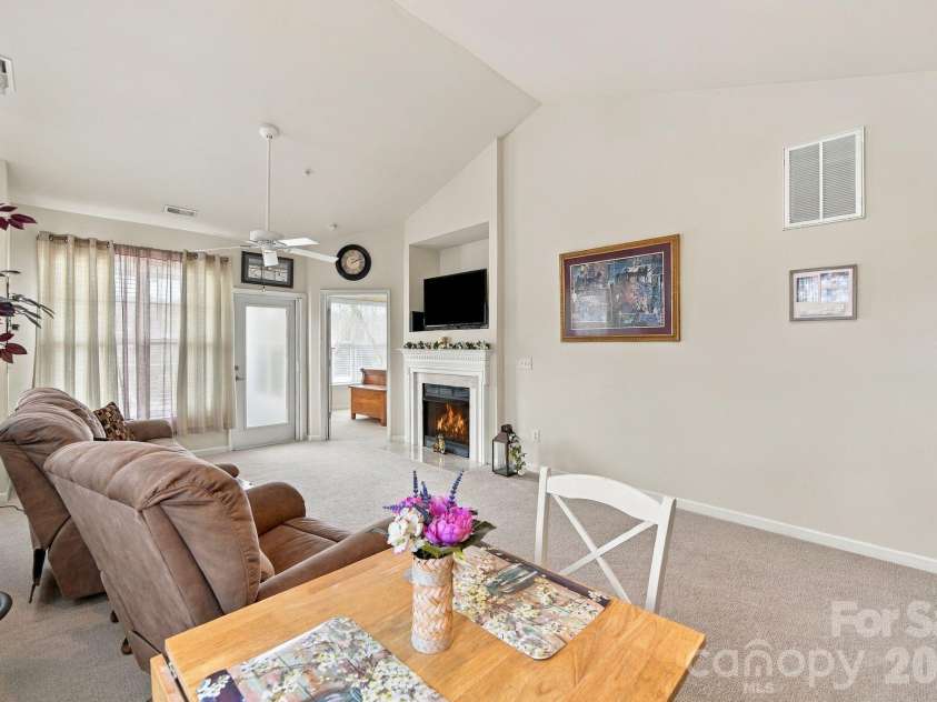 18742 Nautical Drive, Cornelius, NC 28031.  MLS# CAR4425581, YatesRealty ID 51553. 
