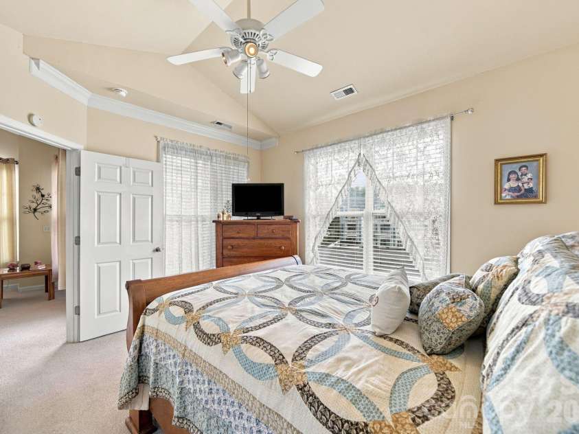 18742 Nautical Drive, Cornelius, NC 28031.  MLS# CAR4425581, YatesRealty ID 51553. 