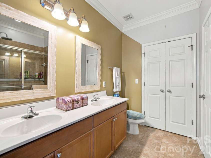 18742 Nautical Drive, Cornelius, NC 28031.  MLS# CAR4425581, YatesRealty ID 51553. 