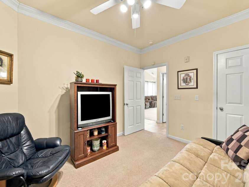 18742 Nautical Drive, Cornelius, NC 28031.  MLS# CAR4425581, YatesRealty ID 51553. 